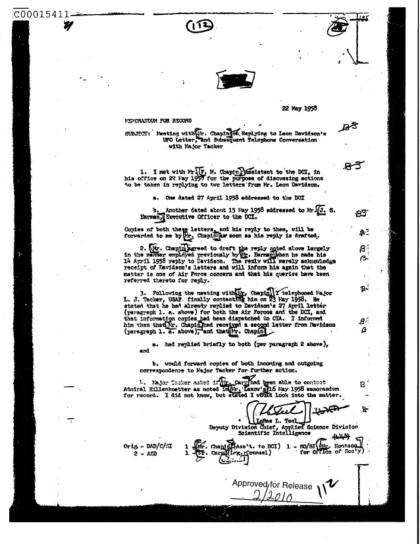 Un oficial de la CIA responde cartas sobre OVNI